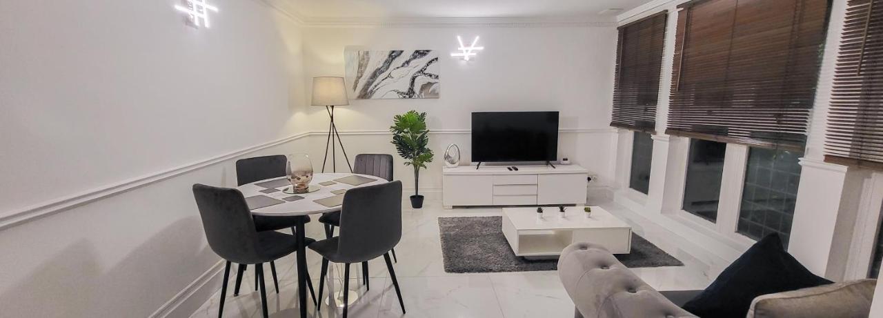 Stunning 2 Bedroom Apartment In Canary Wharf - Morland Apartments Londra Exterior foto