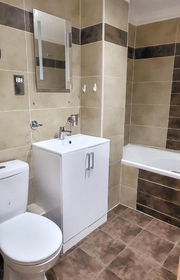 Stunning 2 Bedroom Apartment In Canary Wharf - Morland Apartments Londra Exterior foto
