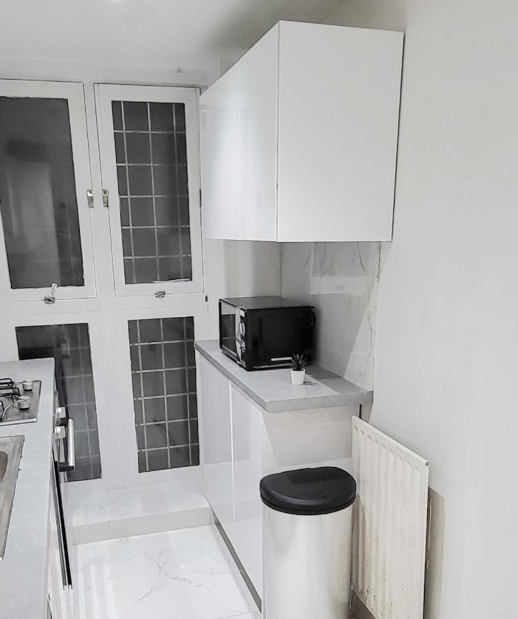Stunning 2 Bedroom Apartment In Canary Wharf - Morland Apartments Londra Exterior foto