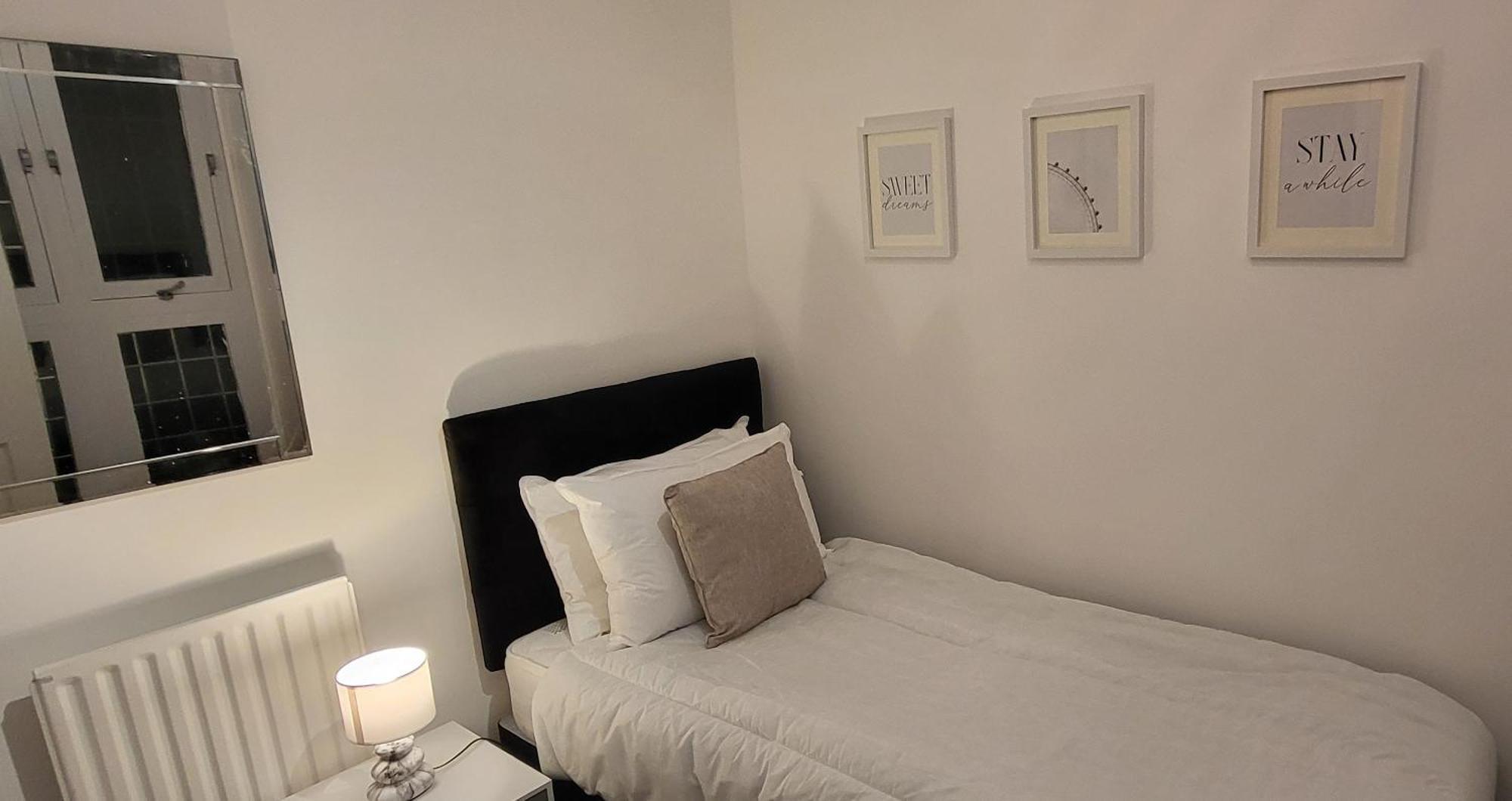 Stunning 2 Bedroom Apartment In Canary Wharf - Morland Apartments Londra Cameră foto